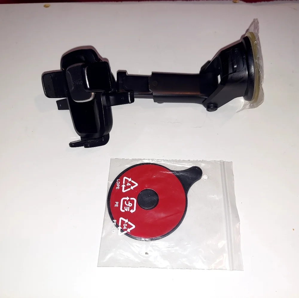 Nwot Iottie Easy Touch 4 Dashboard & Windshield Mounted Cellphone Holder